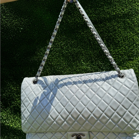 CHANEL XXL SILVER BAG - Picture 6 of 10
